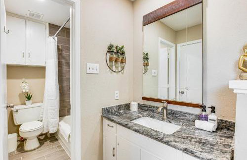 5 Mi to Fort Worth Stockyards Home with Yard! - Foto 14