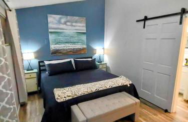 F Lakefront! Remodeled, Sleeps 4, Boat Slip, Patio, WiFi, Cable, Pool - Foto 19