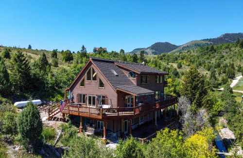 Fish Haven Cabin with Game Room, Views and Deck! - Foto 3