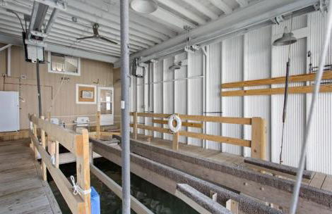 Beautiful Boathouse overlooking the Bay - Foto 6