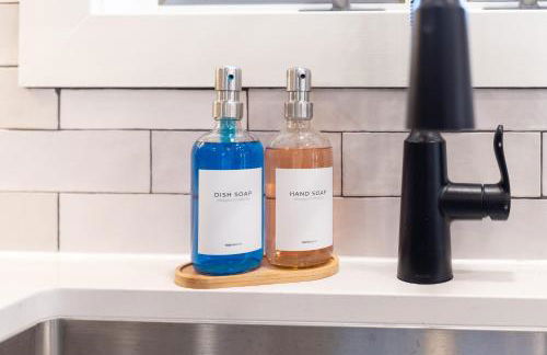 Large Luxury Home with Media Room and Game Room - 10 mins to Campus & Stadium - Foto 21