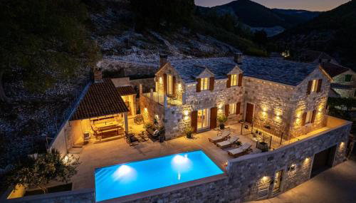 Villa Ani! Traditional and luxurious 4-bedroom villa with heated pool and sea views - Foto 2