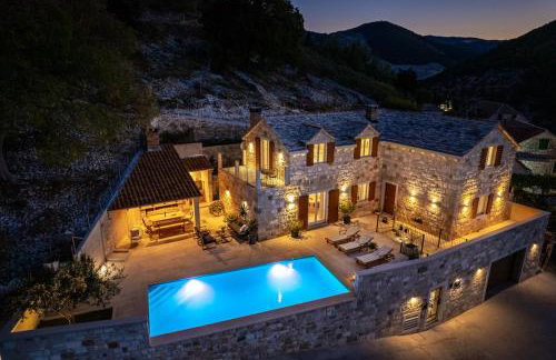 Villa Ani! Traditional and luxurious 4-bedroom villa with heated pool and sea views - Foto 2