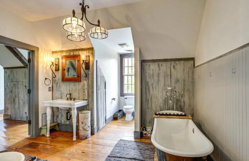 Spacious and Historic Cabin in New Haven with Pond! - Foto 24