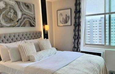 NEW Chic & Cozy 1BD Apartment Near East River, Minutes from Central Park - Foto 3