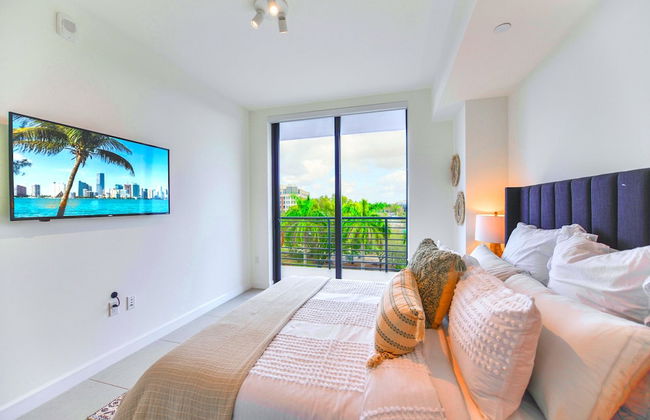 Downtown Doral Condo w-Free Parking - Foto 6