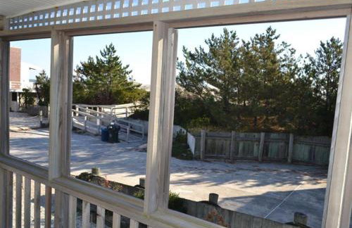 Single Family, Ocean Block, Wifi, Washer And Dryer, Second 2Nd Home From The Ocean! 2Nd From Ocean Contemporary Ship Bottom Home 14010 - Photo 3