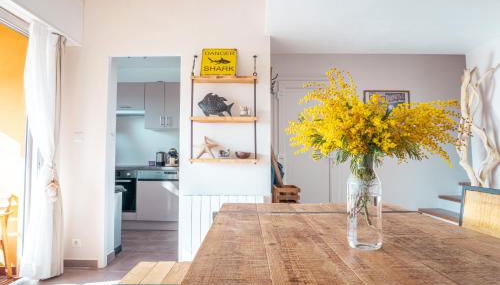 L'Odyssée provençale, un duplex de charme de 2 chambres au pied du village médiéval de Bormes-les-Mimosas, offrant des prestations haut de gamme et une superbe vue sur le Massif des Maures - Foto 3