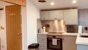 SHINE CHALET - UNIQUE & COMFORTABLE ACCOMMODATION - Photo 3