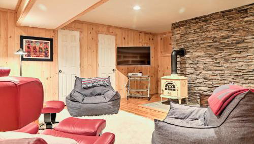 Berkshires Home on 11 Acres with Pond and 2 Fire Pits! - Foto 5