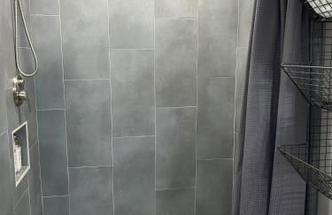 Blissful Nook Tiny Home, Cozy Retreat, Hot Tub, Close to Town, Deep Creek, & Entrance to National Park - Foto 31