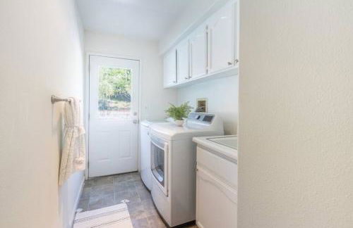 Hilltop Home with Private Pool and Spa - Foto 4