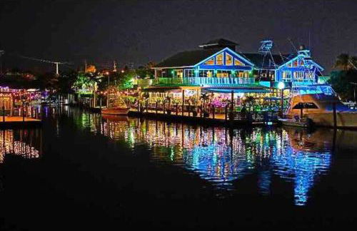 Sailfish Suites 5 - Waterfront Lodging - Photo 42