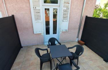 "Le Petit Paradis" au Centre Ville d'Oyonnax - Foto 43