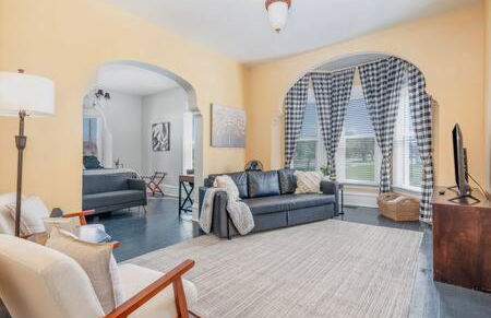 Beautiful downstairs 1bed 1bth charmer- Pet Friendly - Foto 1