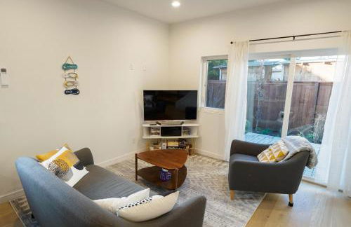 Steps to Alki Beach with Water Views Rooftop deck - Foto 16