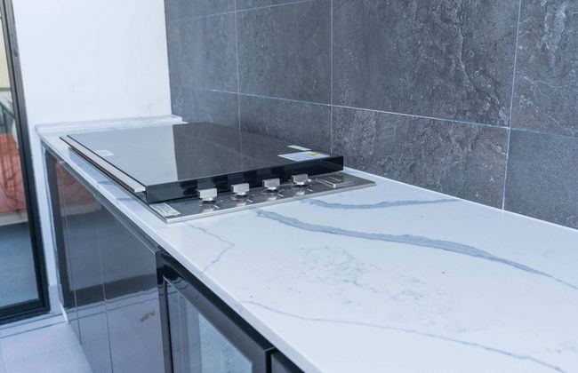 Beautiful 4BR Family Home With Patio and Parking! - Foto 12