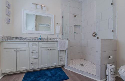 Uptown Cottage Newly Updated Home Near the Strand Galveston Harbor and UTMB - Foto 12