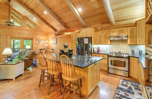 Luxe Mountain Escape with Hot Tub and Gym Near Boone! - Foto 9