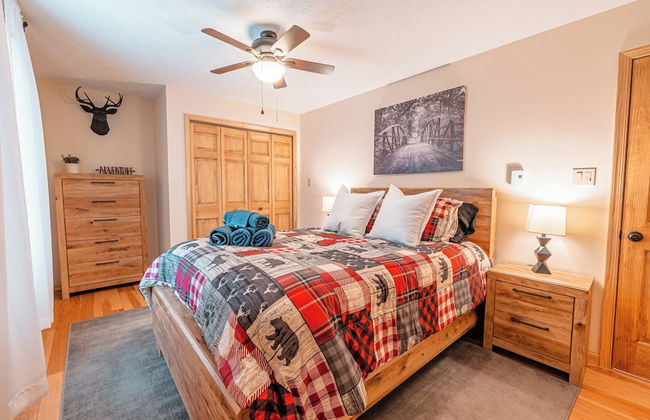 NEW Large Group Summer Getaway W/hot Tub + Game Room! - Foto 9