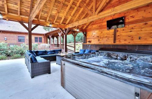 Luxury Cabin with Heated Pool, Hot-Tub & Deluxe Outdoors - Photo 34