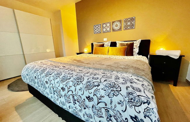 Modern 2BR Penthouse Near Diamond District by Oneluxstay - Foto 22