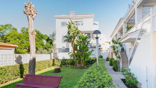 Casa Grande con Piscina Barbacoa cerca de la Playa con Aire Acondicionado Centralizado - Photo 3, Garden, Lobby or reception