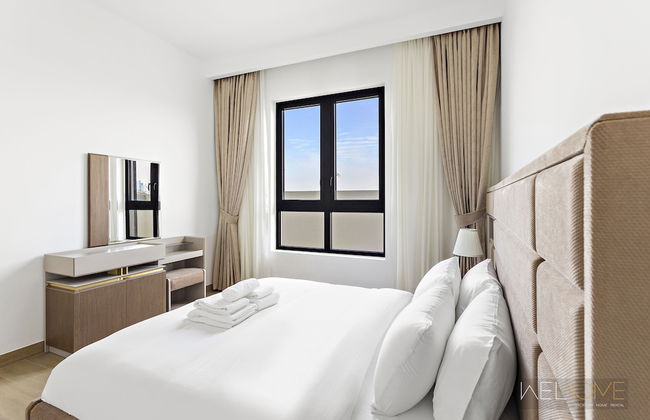 WelHome - Mesmerizing Sea & Burj Khalifa Views Apt at La Voile - Photo 4