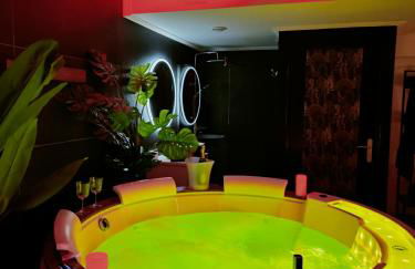 La loveroom bdsm de Nice " la chambre luxe des désirs " - Foto 18