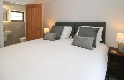 Langley Barn - Photo 22