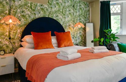 Stylish 3 Bed Home with Parking! - Photo 31