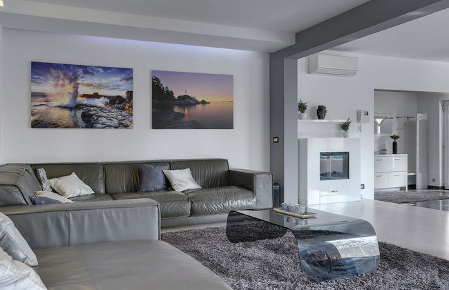 Villa in Pula Near Beach With Private Pool - Foto 14