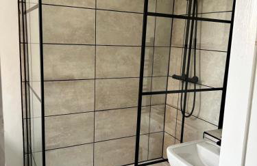 ResiLets - Ground Plessey Road Apt - Foto 4