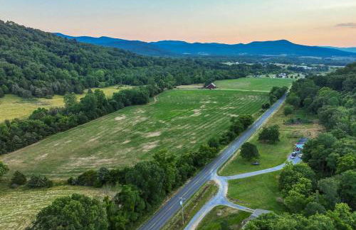 Mountain Cabin w Hot Tub Deck Grill & Fire Pit - Foto 37