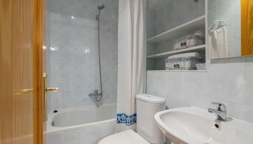 Apartamentos Vicenta - Foto 5, towels, Shower