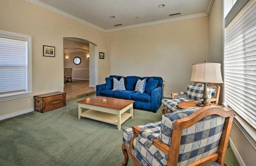 Luxe Vista Getaway with Private Pool and Hot Tub! - Foto 4