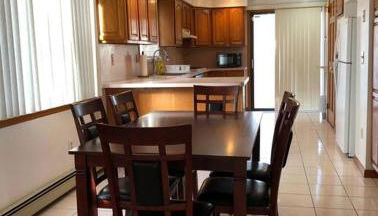 Private house with 4 bedrooms and 2 bathrooms, direct NYC Manhattan train only 10 minute walk away, MetLife Stadium FIFA World Cup 30 minutes away - Foto 2