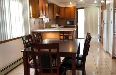 Private house with 4 bedrooms and 2 bathrooms, direct NYC Manhattan train only 10 minute walk away, MetLife Stadium FIFA World Cup 30 minutes away - Foto 2