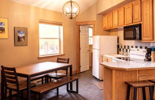 Weekend Getaway for Outdoor Recreation near San Isabel Forest in Colorado - Foto 9