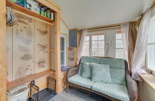 Cozy Houghton Lake Vacation Rental with Fireplace! - Foto 14