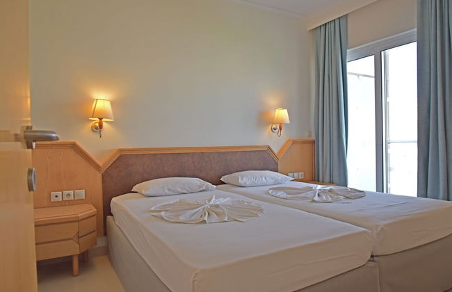 Bristol Sea View Apartments - Photo 13