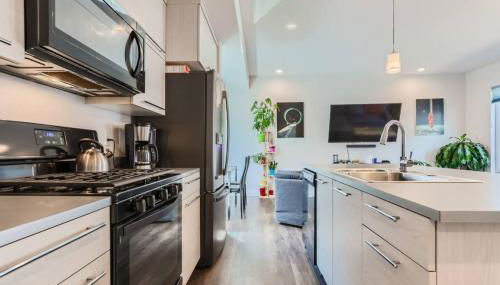 3 Bedrooms 2 Bath Townhome In West Denver Near to Red Rocks And Foothills - Foto 5, stove, dishwasher