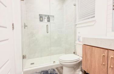 Cozy Lakeview Retreat Home - Photo 39