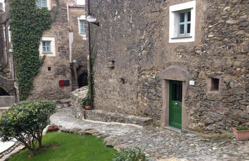 2 Bed House Sleeps 5 - Terrace - Communal Pool - Photo 6