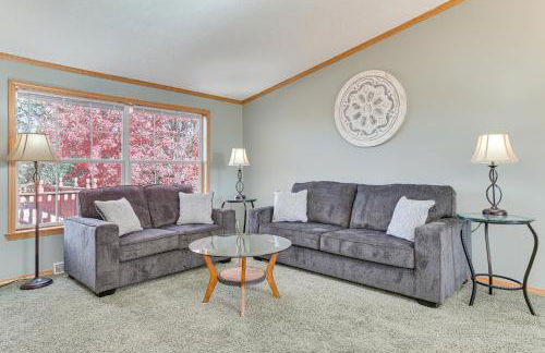 8 Mi to Dtwn Rochester Peaceful Home with Deck! - Foto 14