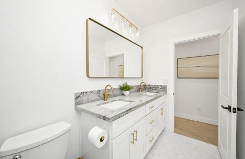 Brand New Home by the Beach & Historic Sunset Water Tower - Foto 26