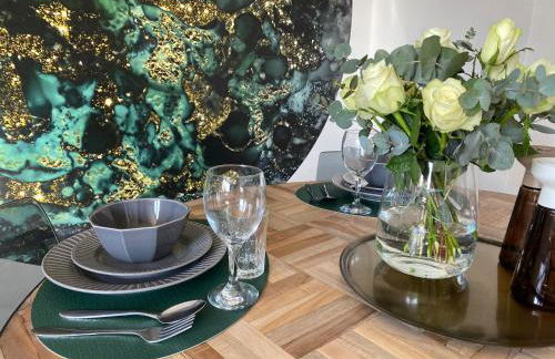 Apartment 1 - Modernes Dachgeschoss-Studio in Duisburg Meiderich, 4,7 km Hbf, U-Bahn 250m, Flughafen Düsseldorf 28 km, Landschaftspark 2,9 km - Foto 3