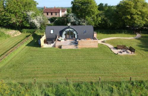 Riding Gate Lodge - Photo 3