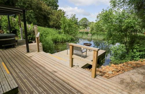 The Shepherds Hut at Bridge Lake Farm & Fishery - Foto 4