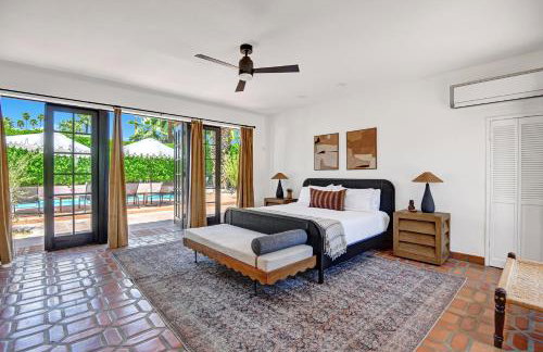 Famous Movie Colony Estate- Casa de Amigos Estate- Ultra Luxe, Pool, Spa, Firepit 4bd, 3.5bth - Foto 13